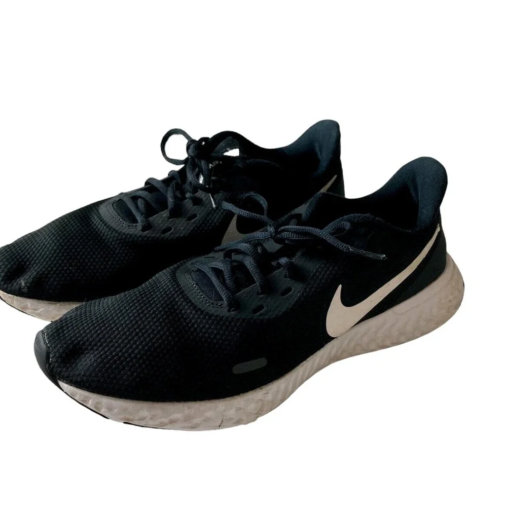 Nike Mens Revolution 5 BQ3204-002 Black White Low Top Lace Up Running Shoes 11.5